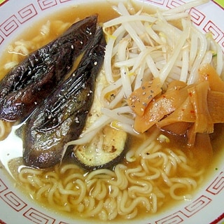 焼き茄子ともやしの醤油ラーメン